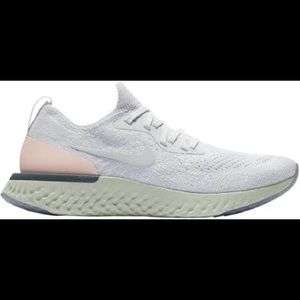 NIKE women’s epic react, great condition